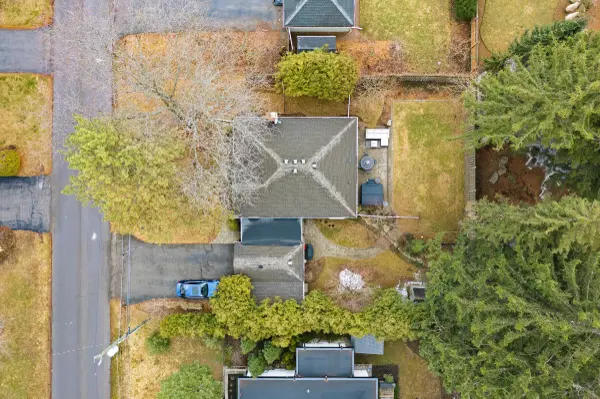 38 Parker AVE, Hamilton, ON L9G 1A7