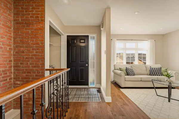 25 Linington TRL, Hamilton, ON L9H 7A3