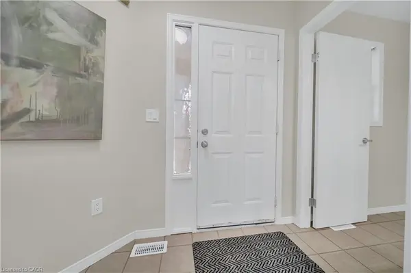 540 Mariner DR, Waterloo, ON N2K 3Y8