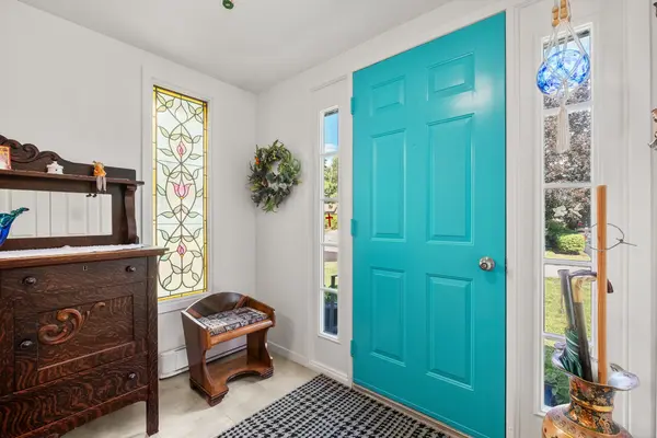 10 Cheer DR, Brighton, ON K0K 1H0