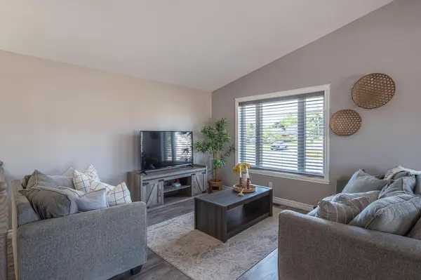 102 King ST W, Kawartha Lakes, ON K0L 2W0