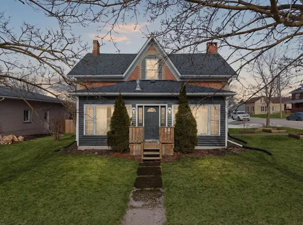30 Arthur ST W, Minto, ON N0G 1Z0