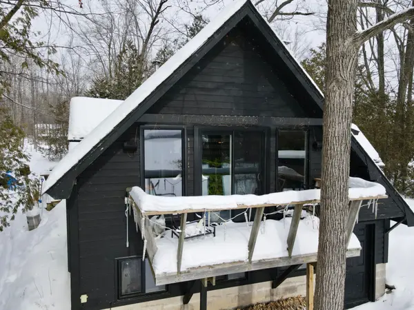 8 Fr 62 ST, Trent Lakes, ON K0L 1J0