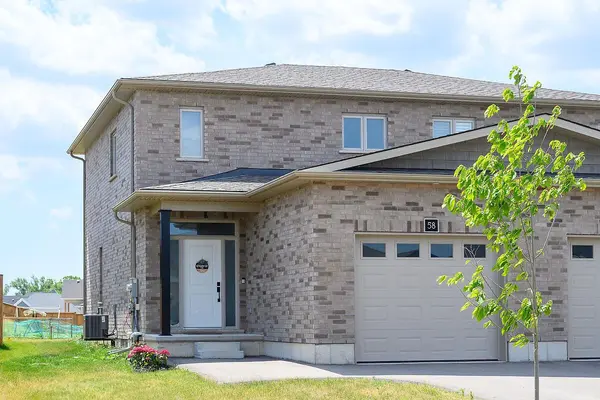 58 Peachleaf LN, Norfolk, ON N0E 1Y0