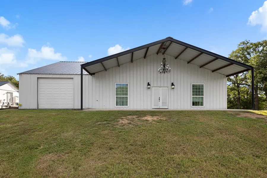 335 Ponderosa Street, Bowie, TX 76230
