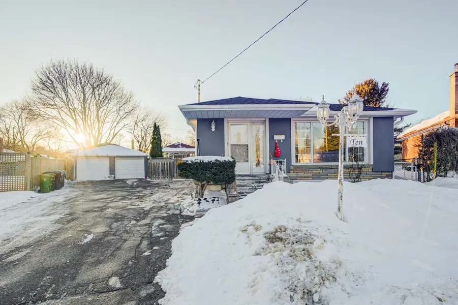 10 Pastrano CT, Toronto E08, ON M1M 1X1