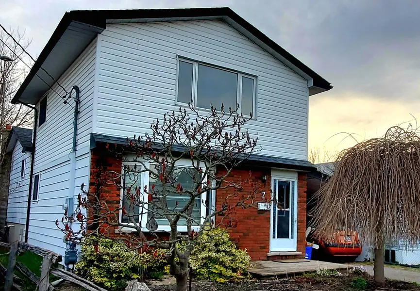 7 James ST, Kawartha Lakes, ON K9V 3B3