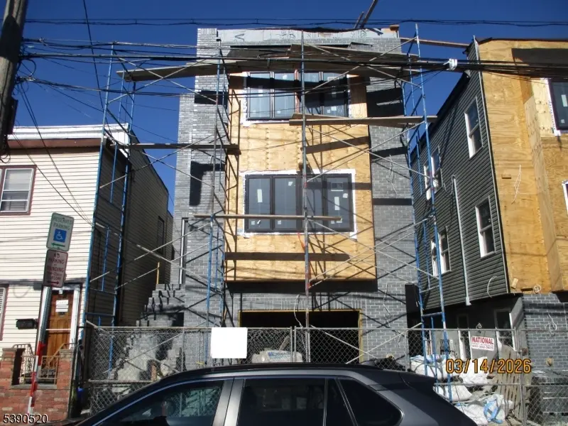 682 N 7th Street, Newark City, NJ 07107