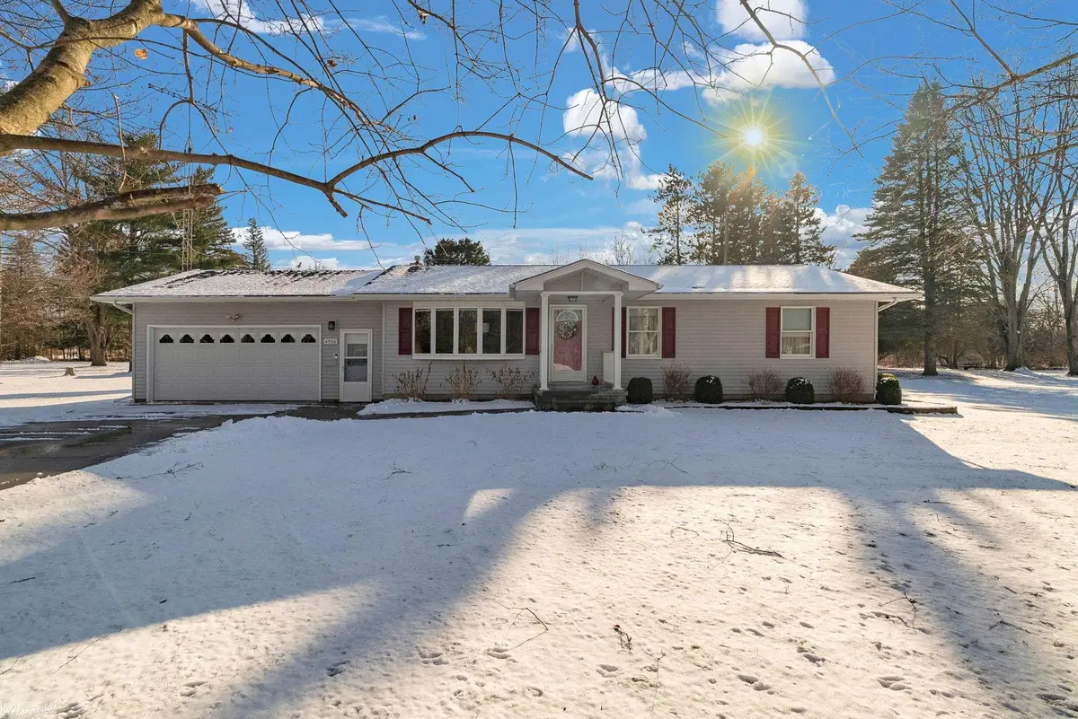 4590 Main ST, Applegate, MI 48401