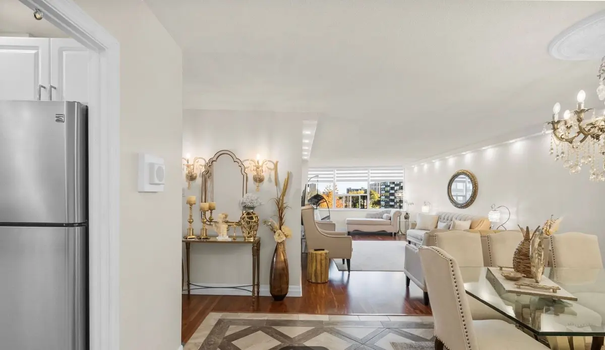 45 Huntingdale BLVD #303, Toronto E05, ON M1W 2N8