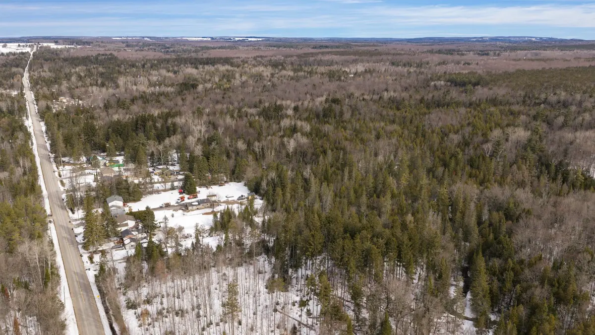 1541 Gill RD, Springwater, ON L9X 1N2