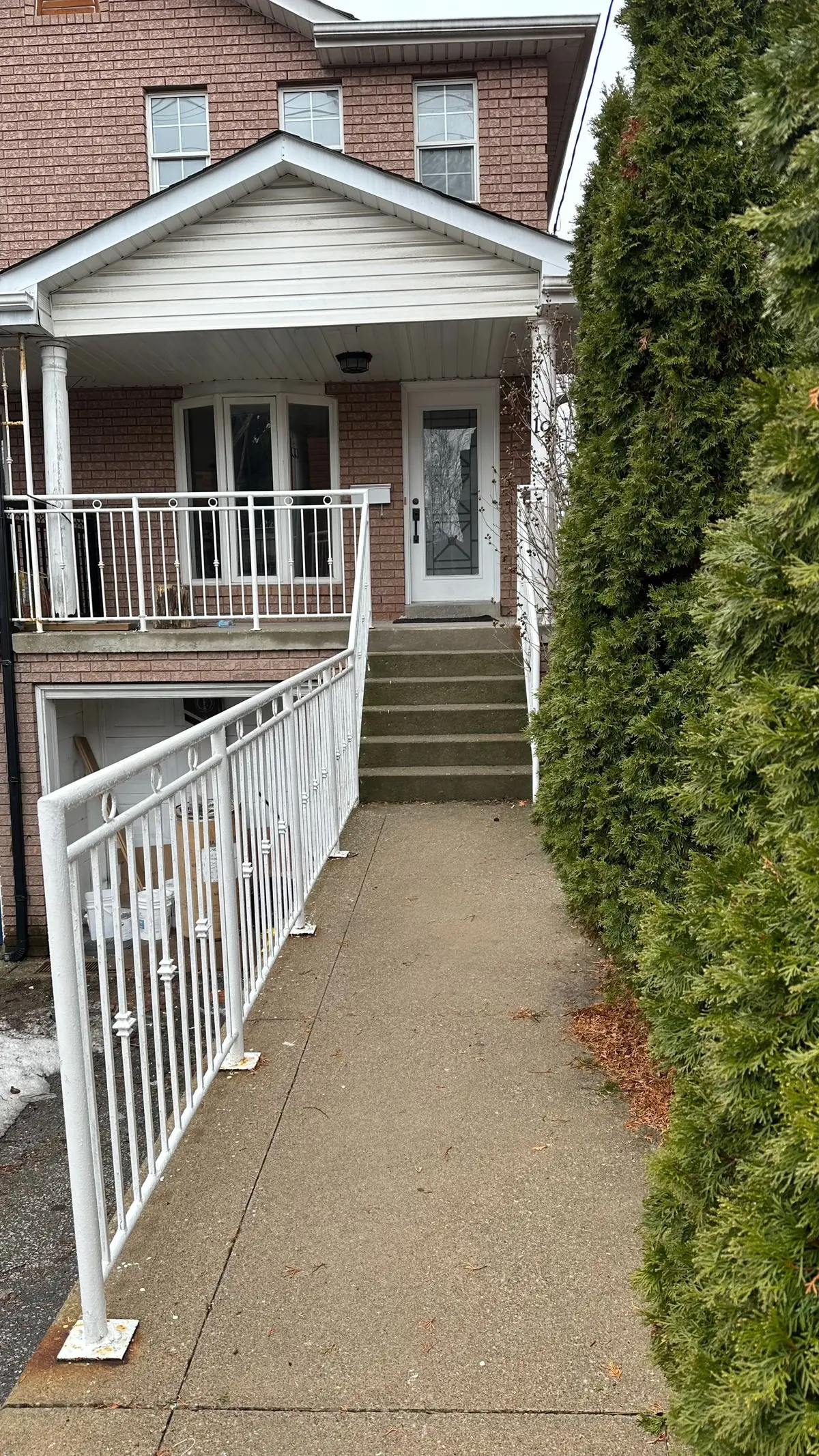 19 Church ST, Toronto W04, ON M9N 1M4