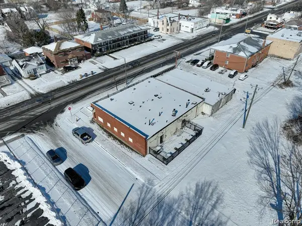 19612 SCHOENHERR ST, Detroit, MI 48205