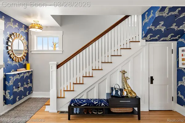 435 Eaton DR, Northville, MI 48167