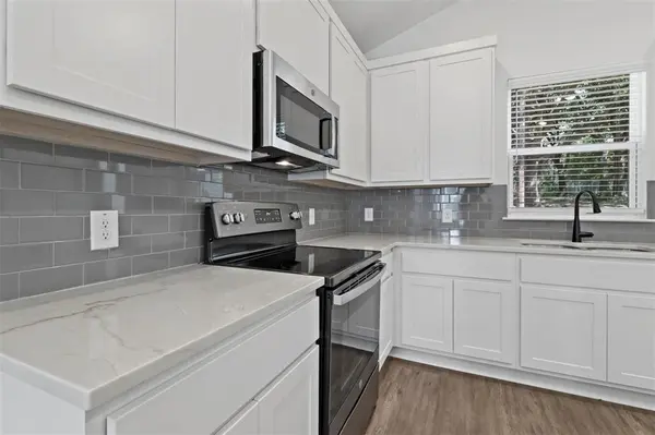 719 E Maple Row, Denison, TX 75021