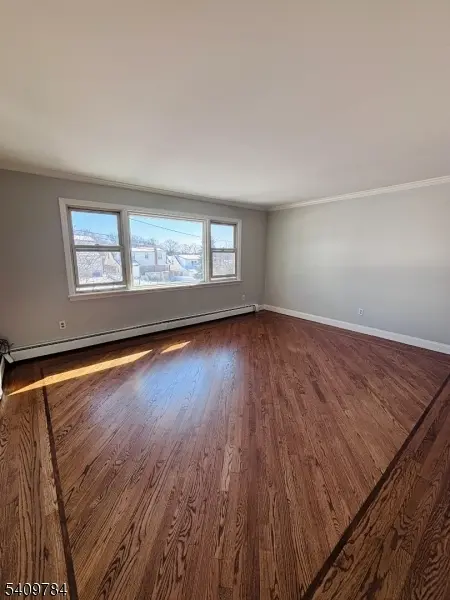 81 Lakeshore Dr, Prospect Park Boro, NJ 07508