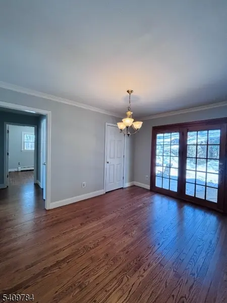 81 Lakeshore Dr, Prospect Park Boro, NJ 07508