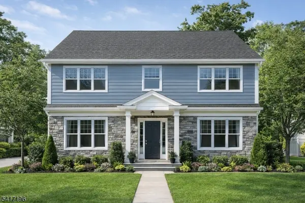 31 Cedar St, Midland Park Boro, NJ 07432