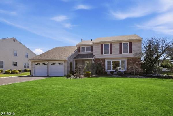 29 Alexandria Dr, Manalapan Twp., NJ 07726