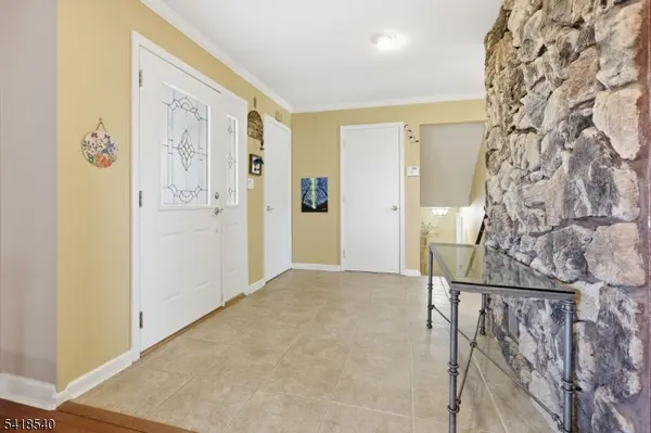 29 Alexandria Dr, Manalapan Twp., NJ 07726