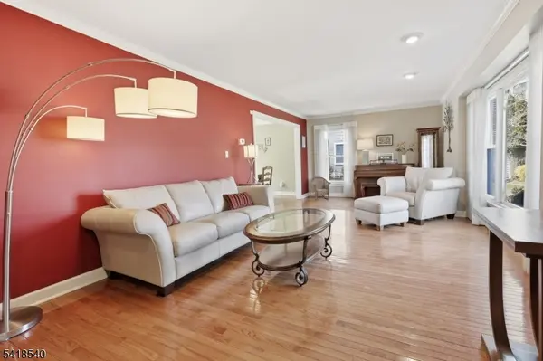 29 Alexandria Dr, Manalapan Twp., NJ 07726