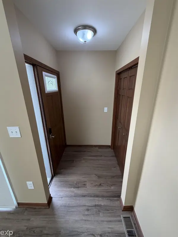 14715 Holly Ct CT, Macomb Twp, MI 48315