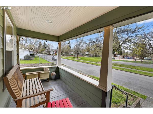 352 NE 21ST ST, Salem, OR 97301