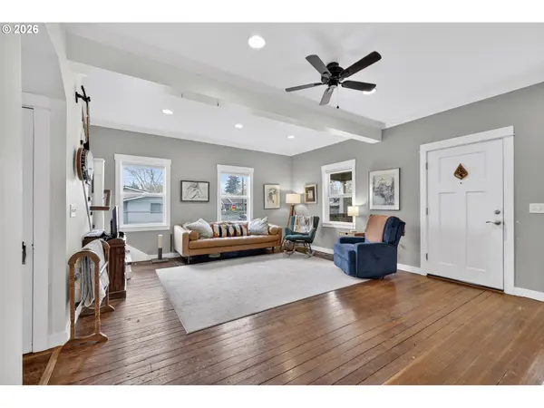 352 NE 21ST ST, Salem, OR 97301