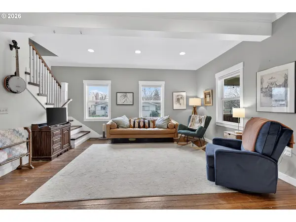 352 NE 21ST ST, Salem, OR 97301