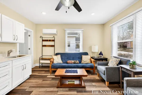 209 Clinton AVE, Grand Haven City, MI 49417