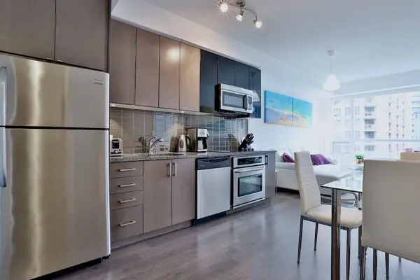 98 Lillian ST #210, Toronto C10, ON M4S 0A5