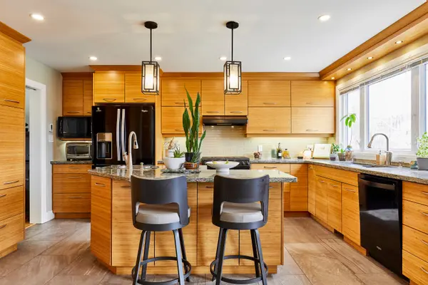 1078 Roundelay CT, Oshawa, ON L1J 7R7