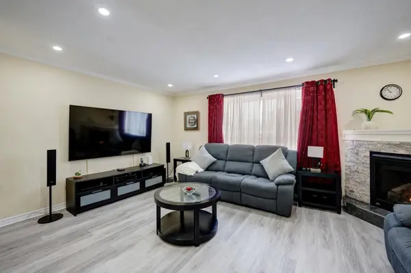 1655 Geta CIR #2, Pickering, ON L1V 3B5