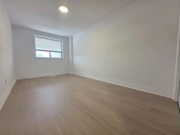 1346 Kennedy RD, Toronto E04, ON M1P 2L7