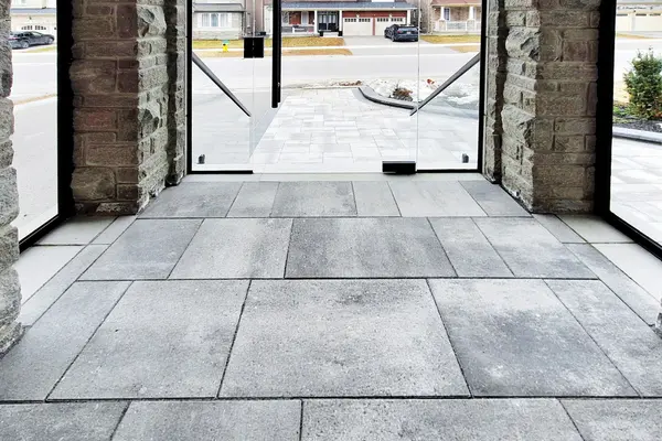 9 KINGKNOLL CRES, Georgina, ON L4P 0H6