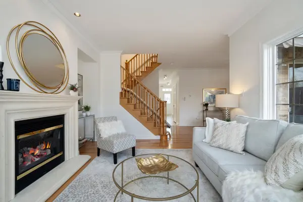 29 Wave Hill WAY, Markham, ON L6E 2A2