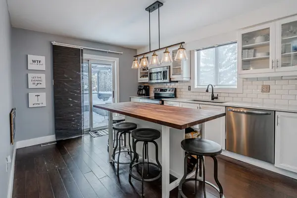 63 Mapleton AVE, Barrie, ON L4N 7L7