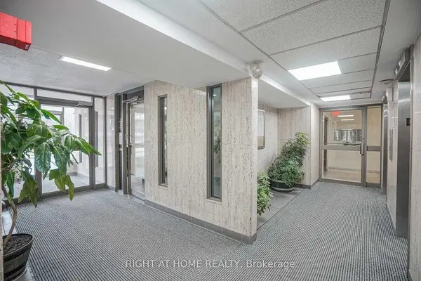 235 Grandravine DR #202, Toronto W05, ON M3N 1J2