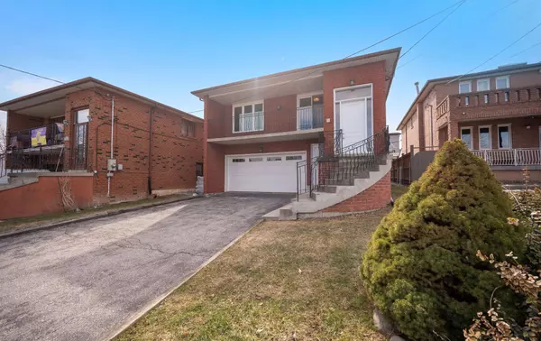 5 Acacia AVE, Toronto W05, ON M9M 1H6