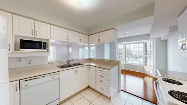 216 Plains Road West RD W #D408, Burlington, ON L7T 4K8