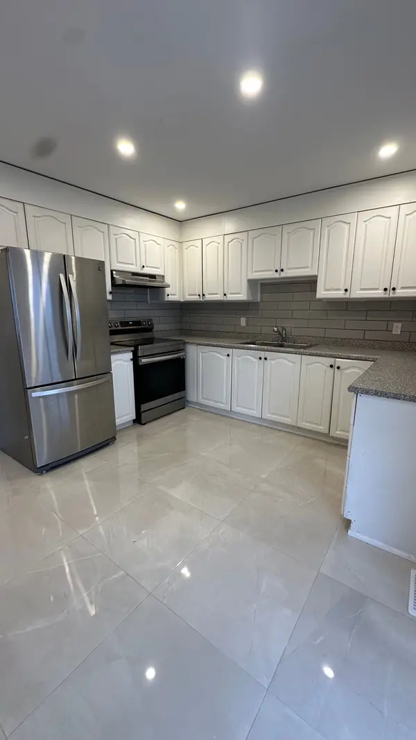 19 Church ST, Toronto W04, ON M9N 1M4