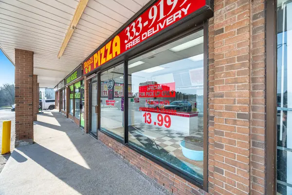 5291 Lakeshore RD, Burlington, ON L7L 1C7