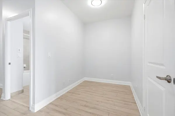 6 Eva RD #GL5, Toronto W08, ON M9C 0B1