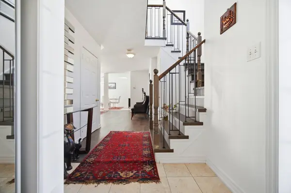 28 GOLD PARK PL, Brampton, ON L7A 2E2