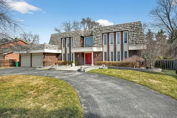 2145 Oneida CRES, Mississauga, ON L5C 1V7