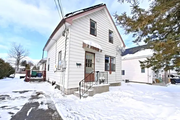 10 Meadow ST, Whitewater Region, ON K0J 1K0