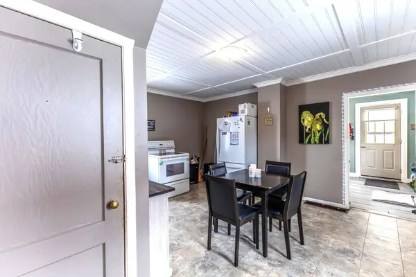 10 Meadow ST, Whitewater Region, ON K0J 1K0