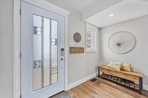 18 Peter ST, Amaranth, ON L9W 5Z8