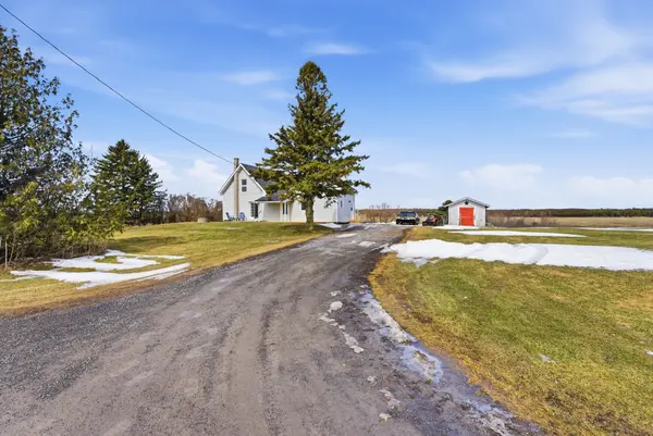 1449 Bridge ST W, Greater Napanee, ON K7R 3L1