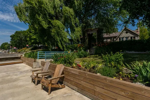 2592 Lakeshore RD, Haldimand, ON N1A 2W8